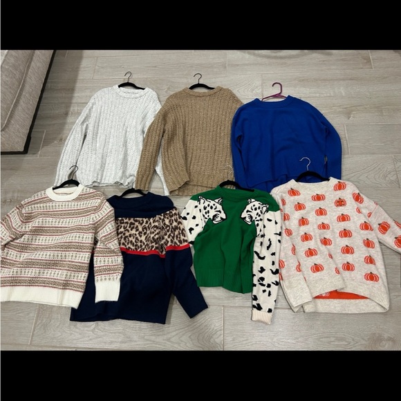 Women Sweater Bundle - Picture 1 of 9